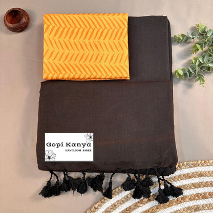 Dark Brown Handloom Cotton Saree With Printed Blouse - Gopi Kanya