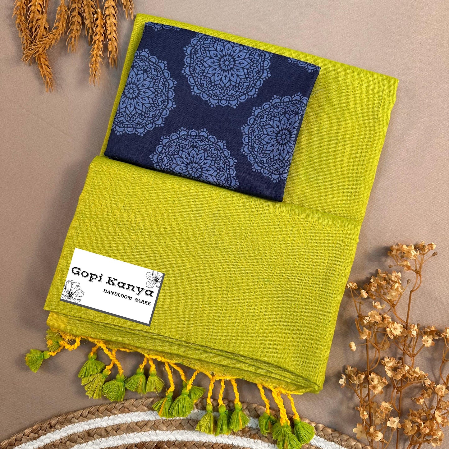 Perrot Green Handloom Cotton Saree With Printed Blouse - Gopi Kanya