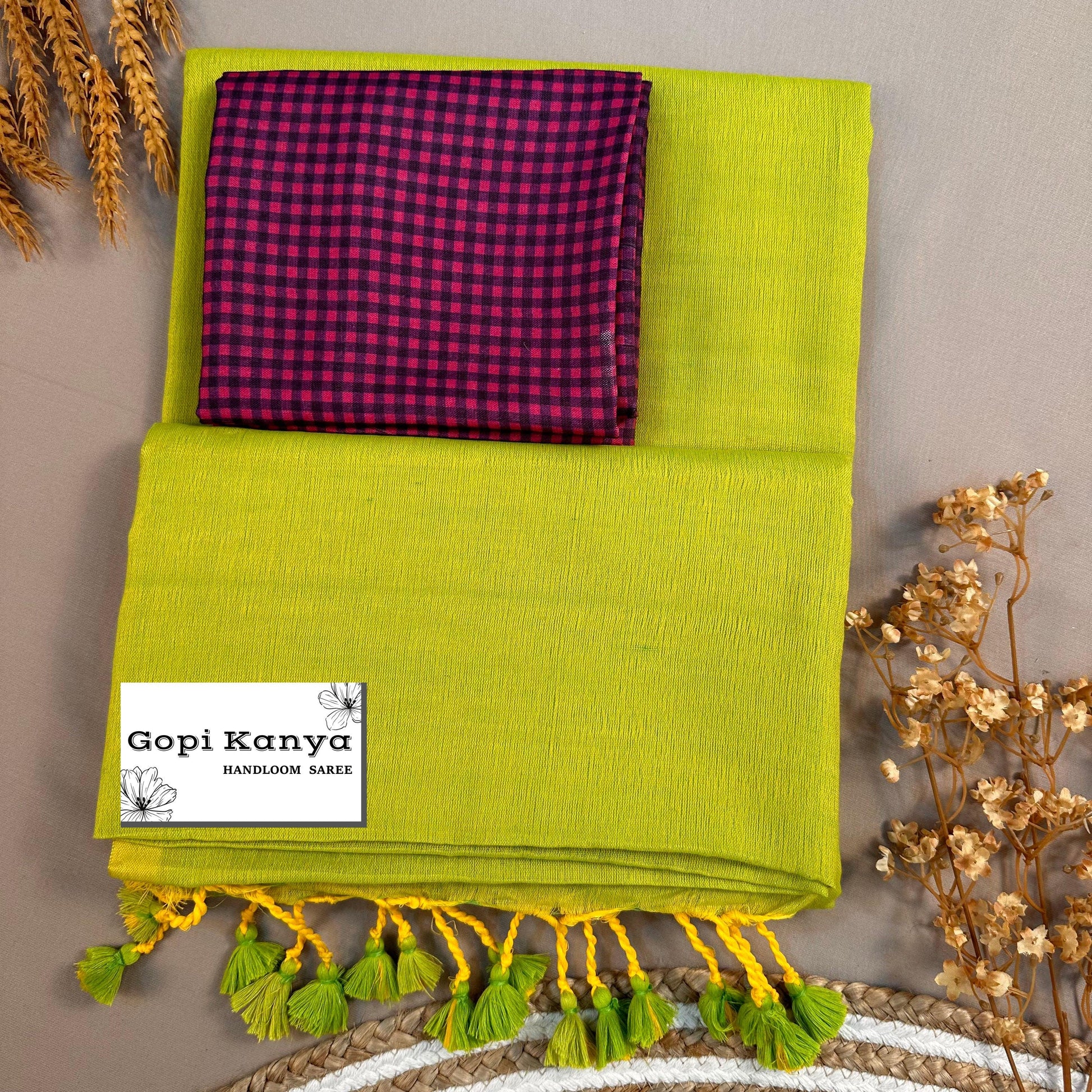 Perrot Green Handloom Cotton Saree With Printed Blouse - Gopi Kanya