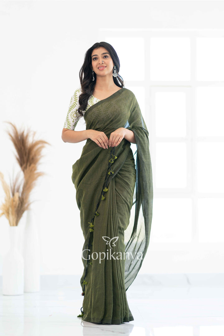 Mehndi Khadi Cotton Saree With White Printed Blouse - Gopi Kanya