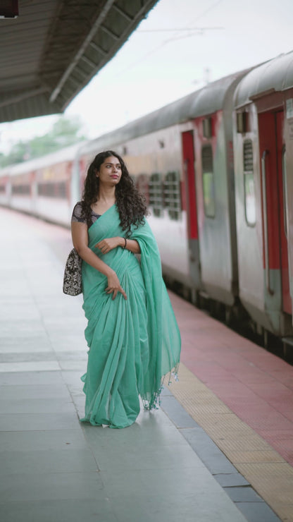 Sea Green Cotton Saree With Black Printed Blouse